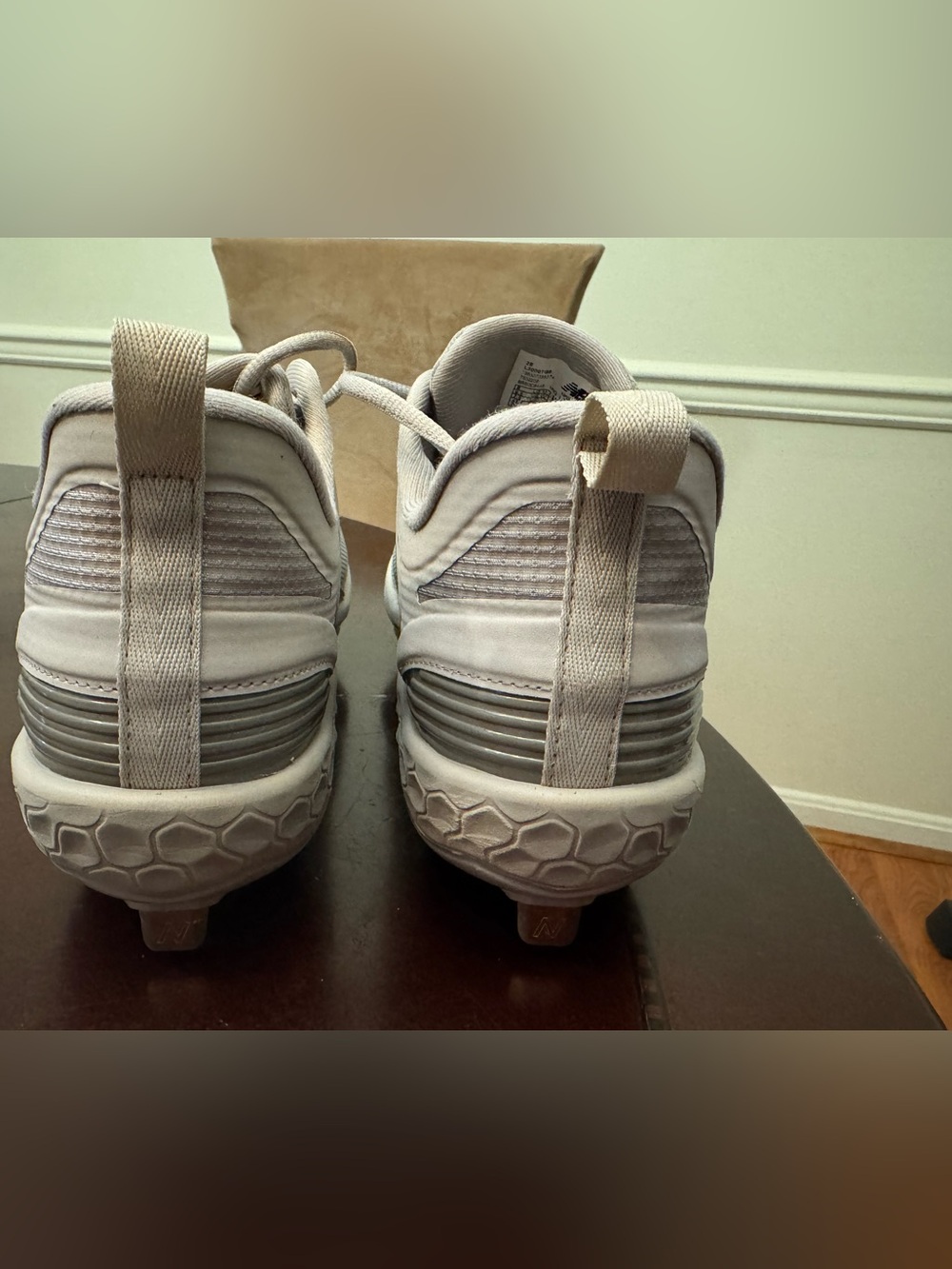 New Balance Kids' Light Gray Athletic Cleats - Streamlined Support - Picture 4 of 6